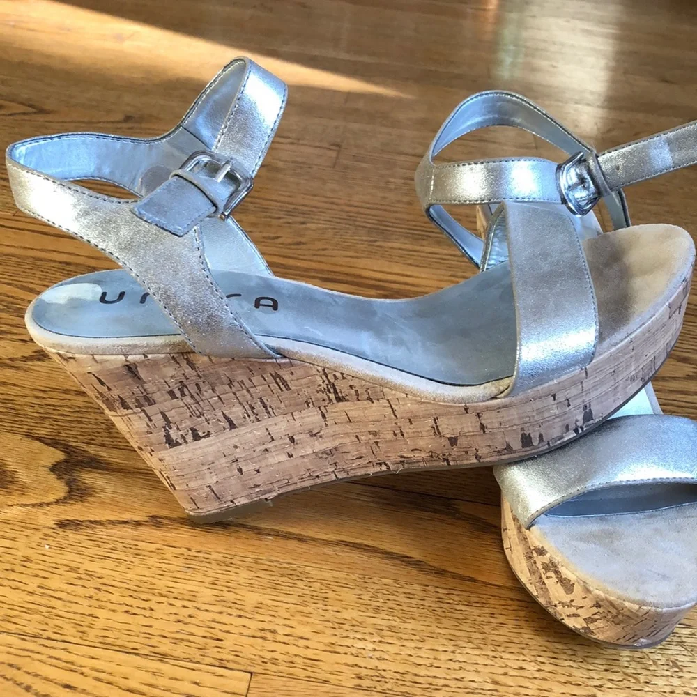 UNISA Lanzer Silver Metallic Wedge